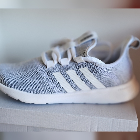 New Women's Adidas Cloudfoam Pure 2.0 Sz 6 Gray White Sneakers - Picture 4 of 4